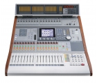 TASCAM DM3200 DM-3200 32路数字调音台